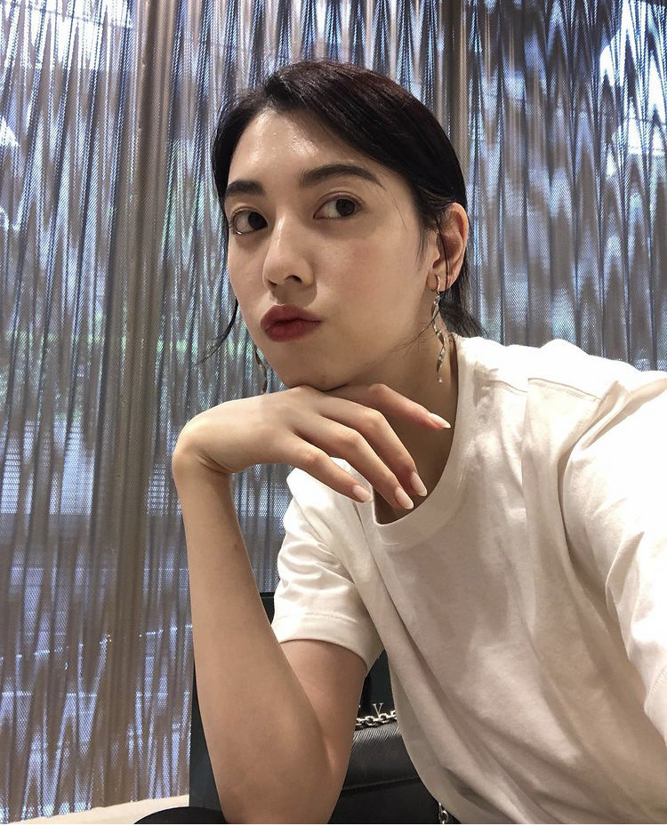 三吉彩花 画像