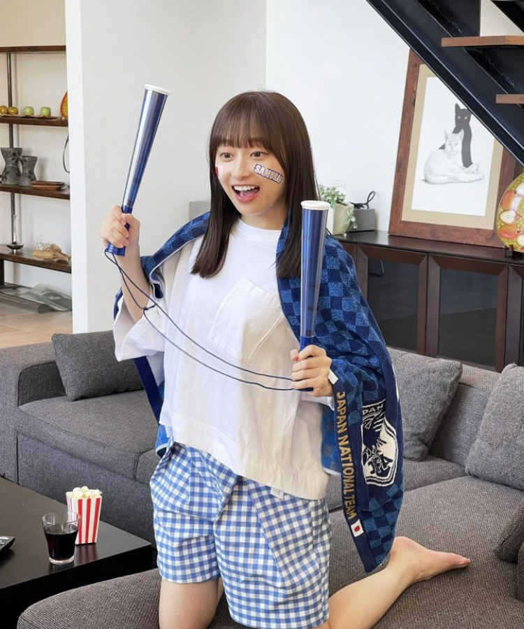 影山優佳 かわいい