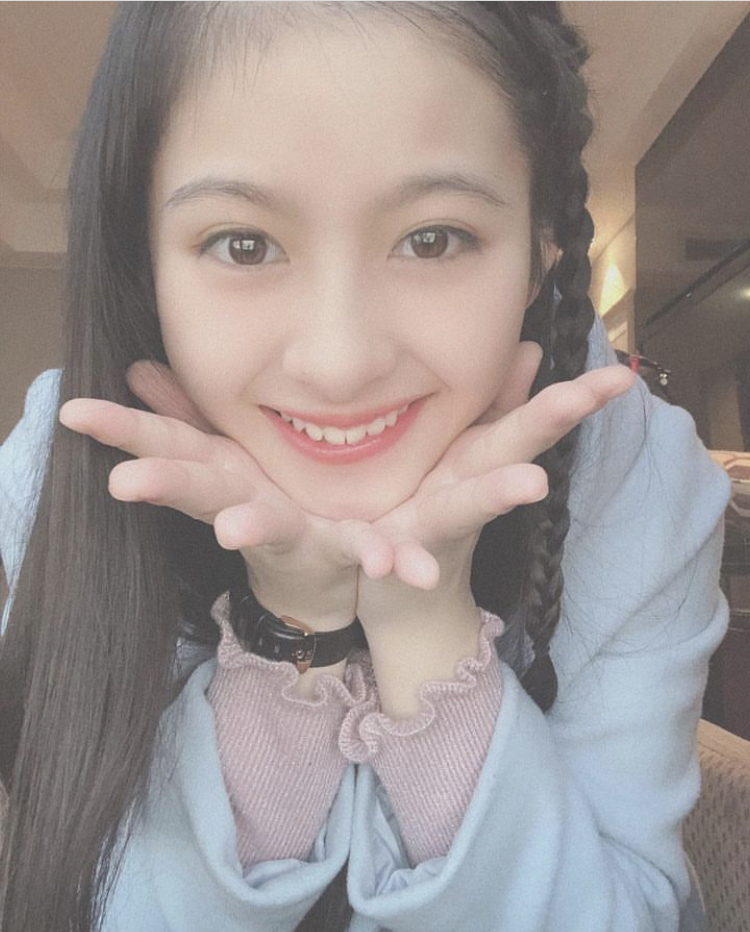 鵜川もえか 画像