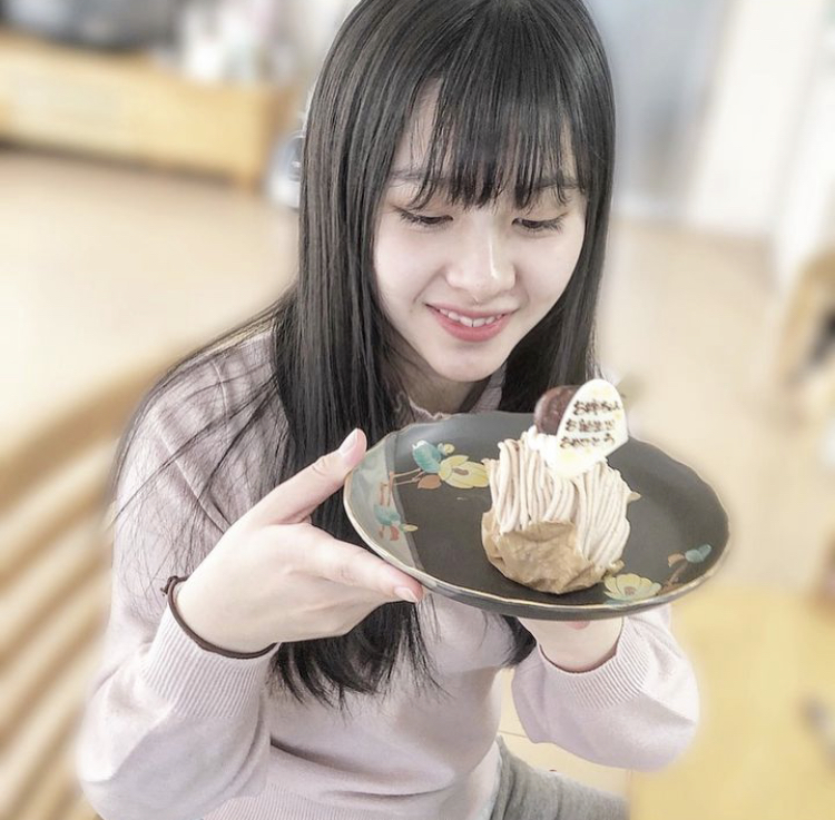 鵜川もえか 画像