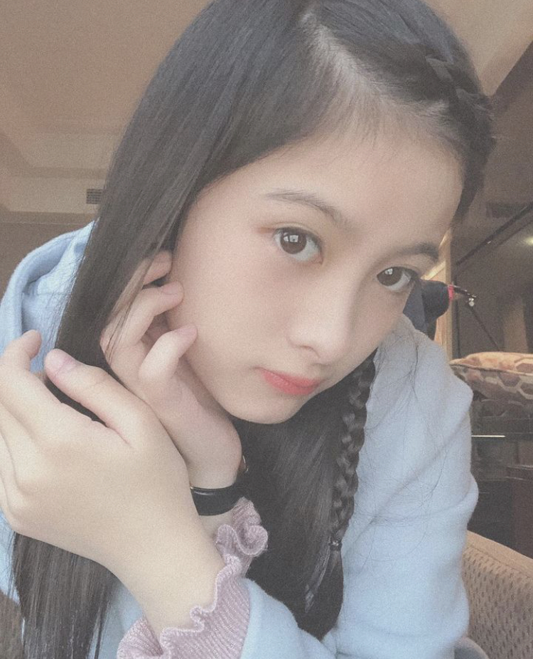 鵜川もえか 画像