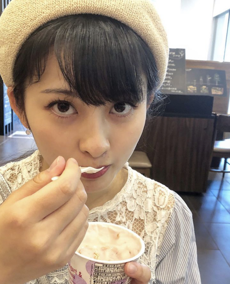 鵜川もえか 画像