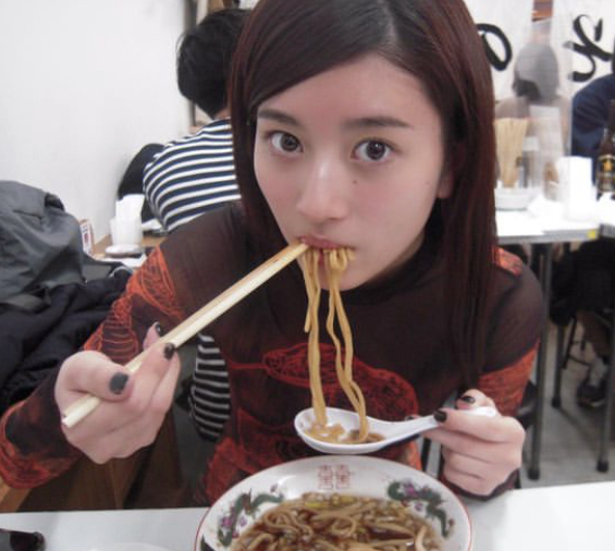 吉田あかり 画像