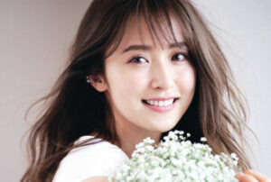 衛藤美彩のかわいい画像20枚【水着あり！最高レベルです】