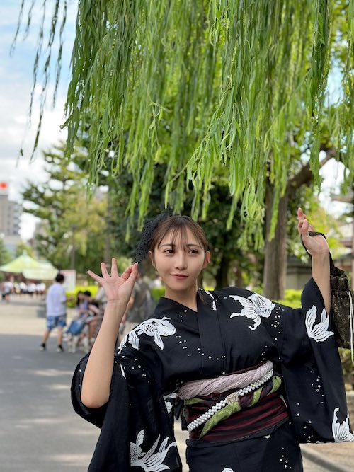 辻りりさ 画像