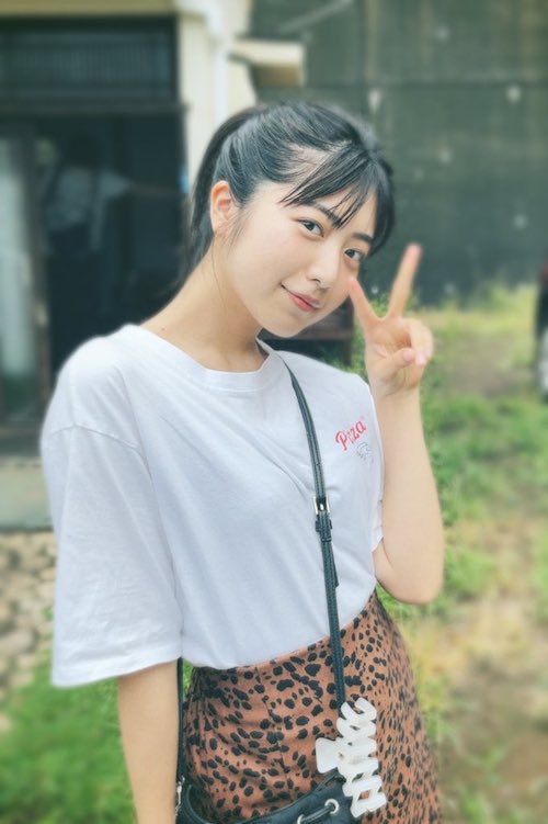吉田莉桜 かわいい画像