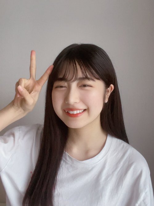 吉田莉桜 かわいい画像